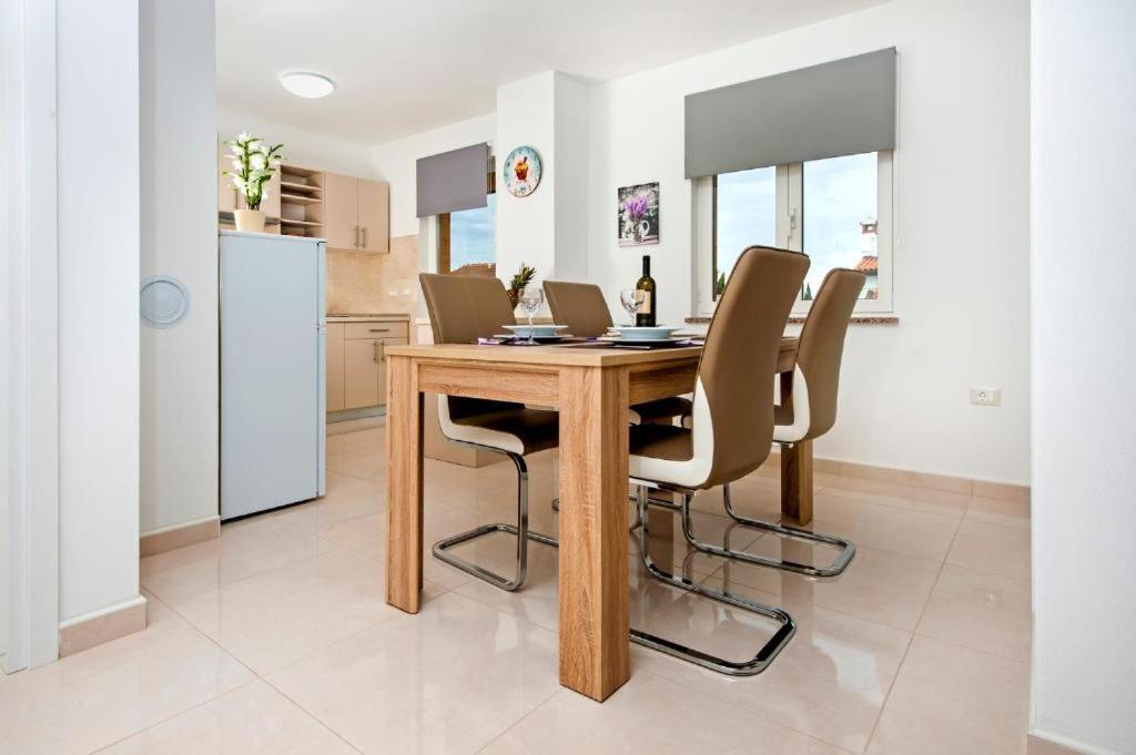 Aria Room And Apartmant Fuga Rovinj Exteriör bild